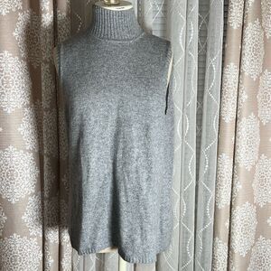 Womens Chicos mock turtleneck sleeveless top. Chicos Size 2 (medium)